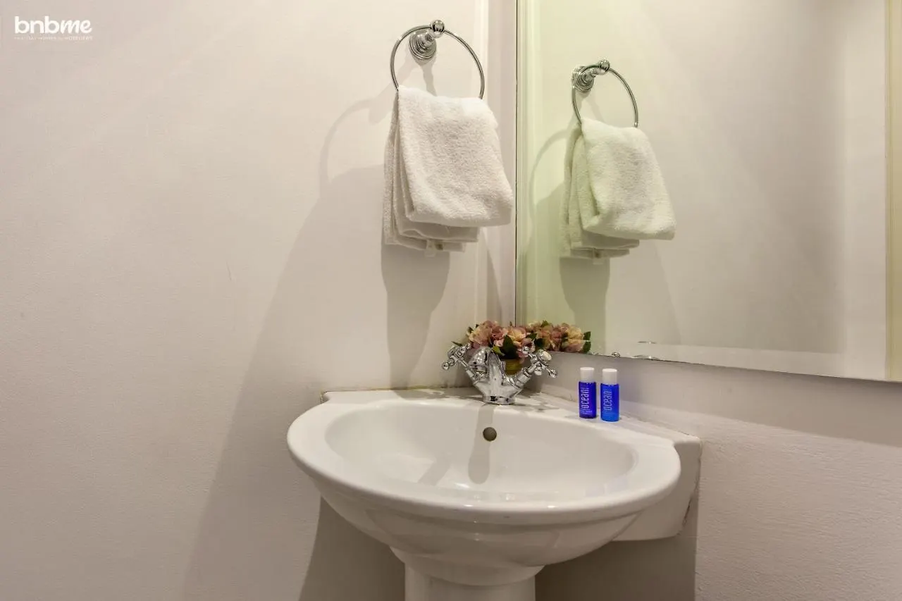 Apartment Bnbmehomes - Traditional Meets Modern In Downtown - 5041 Dubai